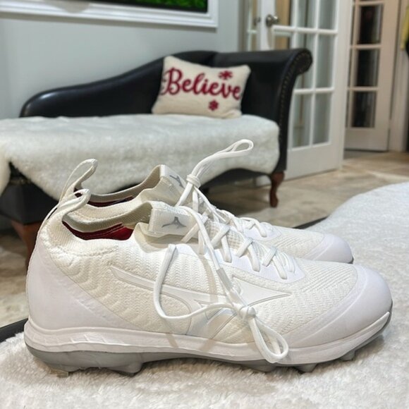 Mizuno Dominant Knit Women's Metal Fastpitch Softball Cleat - Picture 5 of 12